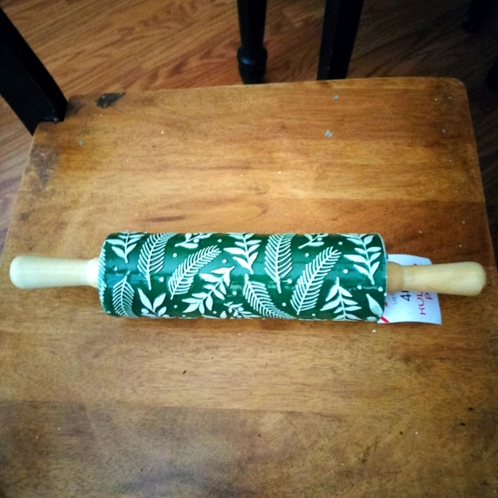 Green Ceramic Rolling Pin with Leaf Pattern